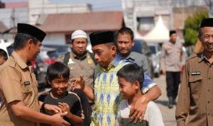 Bupati Syaharuddin Hadiri Maulid di Sereang, Ajak Warga Hidupkan Keteladanan Rasulullah