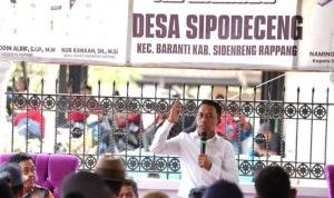 Warga Sipodeceng Rayakan Panen Bersama Bupati Syaharuddin Alrif