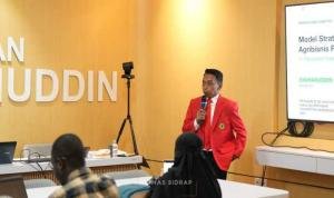 Meski Sibuk, Bupati Syaharuddin Tetap Mampu Tuntaskan Seminar Hasil Doktoral di Unhas