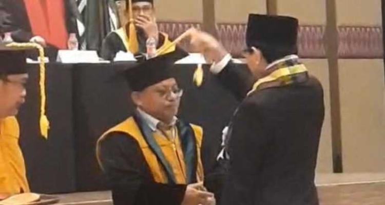 Menag Prof Nasaruddin Kukuhkan Ali Halidin Sebagai Guru Besar IAIN Bone 