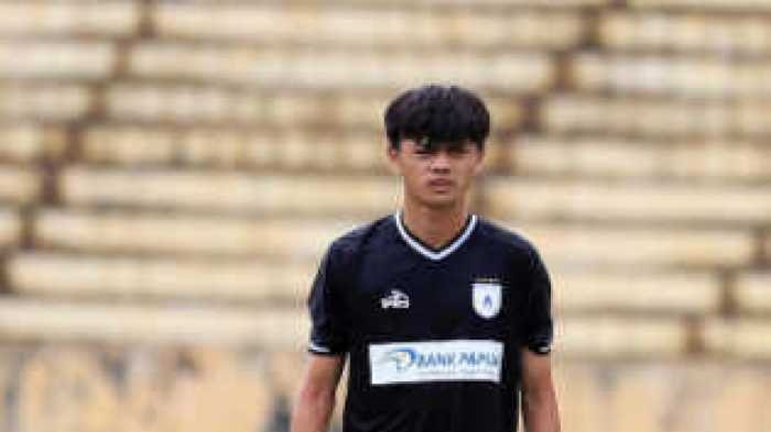 Reno Salampessy, Pemain Persipura ke Liga Spanyol