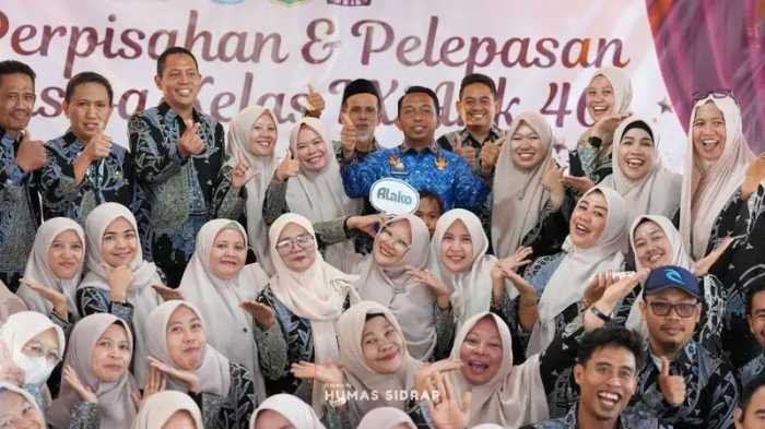Bupati Sidrap Salami Satu per Satu Siswa, Suasana Haru Warnai Perpisahan UPT SMPN 1 Watang Pulu
