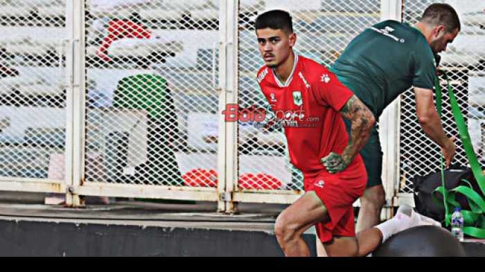 Mees Hilgers Dicap Nakal, Perekrutan Bek Timnas Indonesia oleh Heerenveen Menuai Kecaman