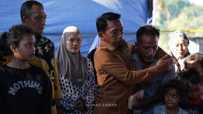 Bupati Sidrap Langsung ke Lokasi Kebakaran, Bantu Dua Keluarga Korban