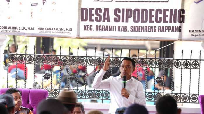 Warga Sipodeceng Rayakan Panen Bersama Bupati Syaharuddin Alrif